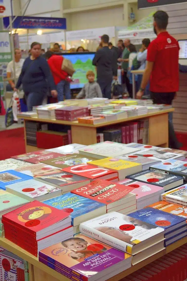Nos 8 conseils pour participer à un salon du livre