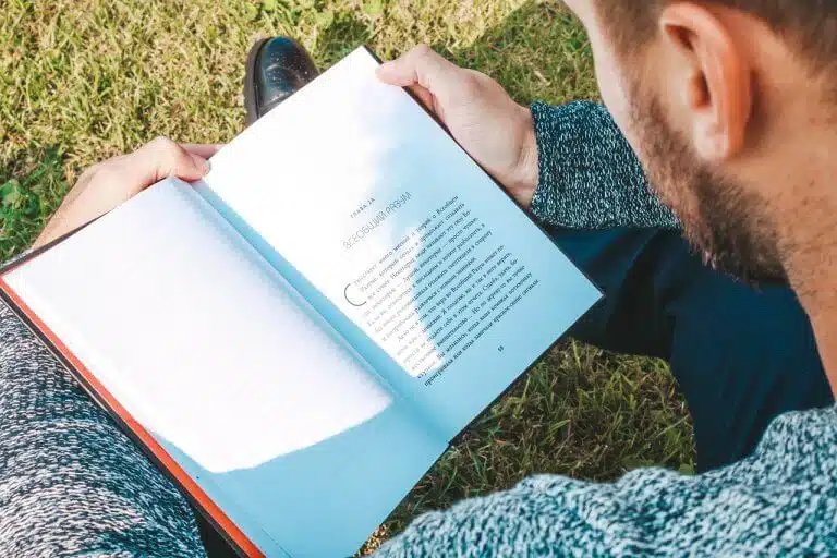 Les 5 meilleurs livres de développement personnel à dévorer cet été