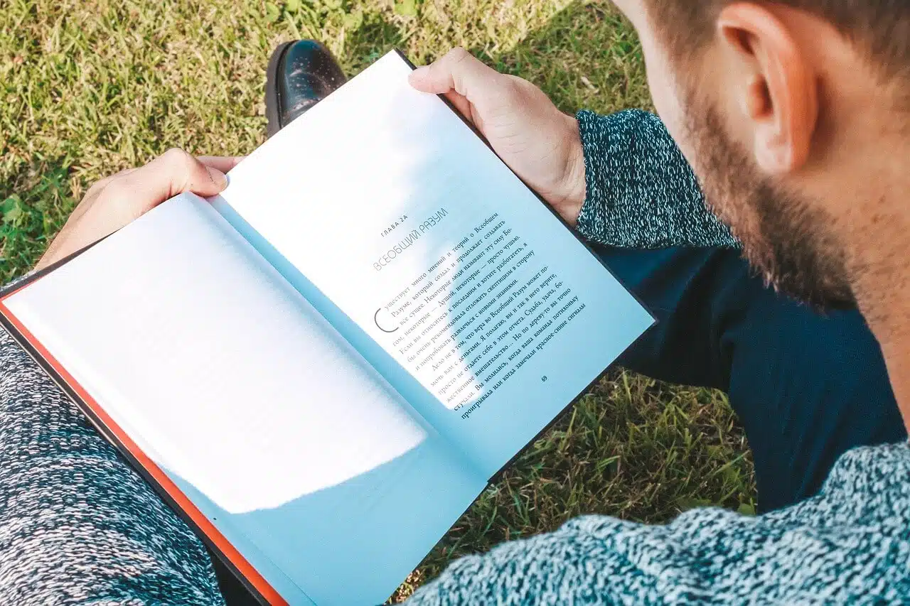 Les 5 meilleurs livres de développement personnel à dévorer cet été