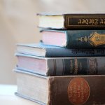 Les livres qui changent physiquement au fil du temps : quand l’objet devient vivant